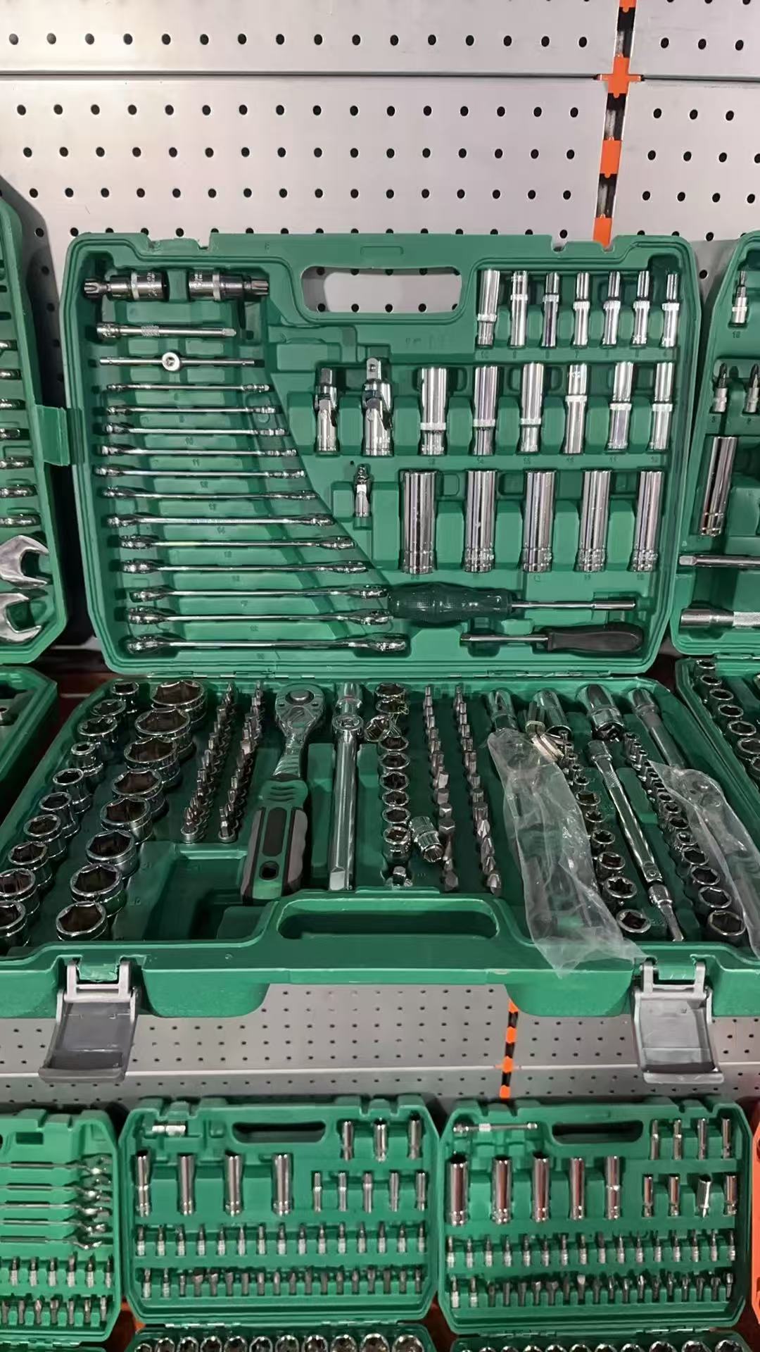 216-Piece DIY Auto Repair Tool - Power Tools Garden review and price